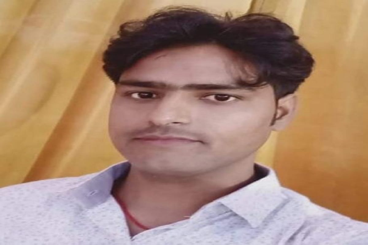 Varanasi crime news in hindi after killing dead body of young man was thrown on railway track police FIR