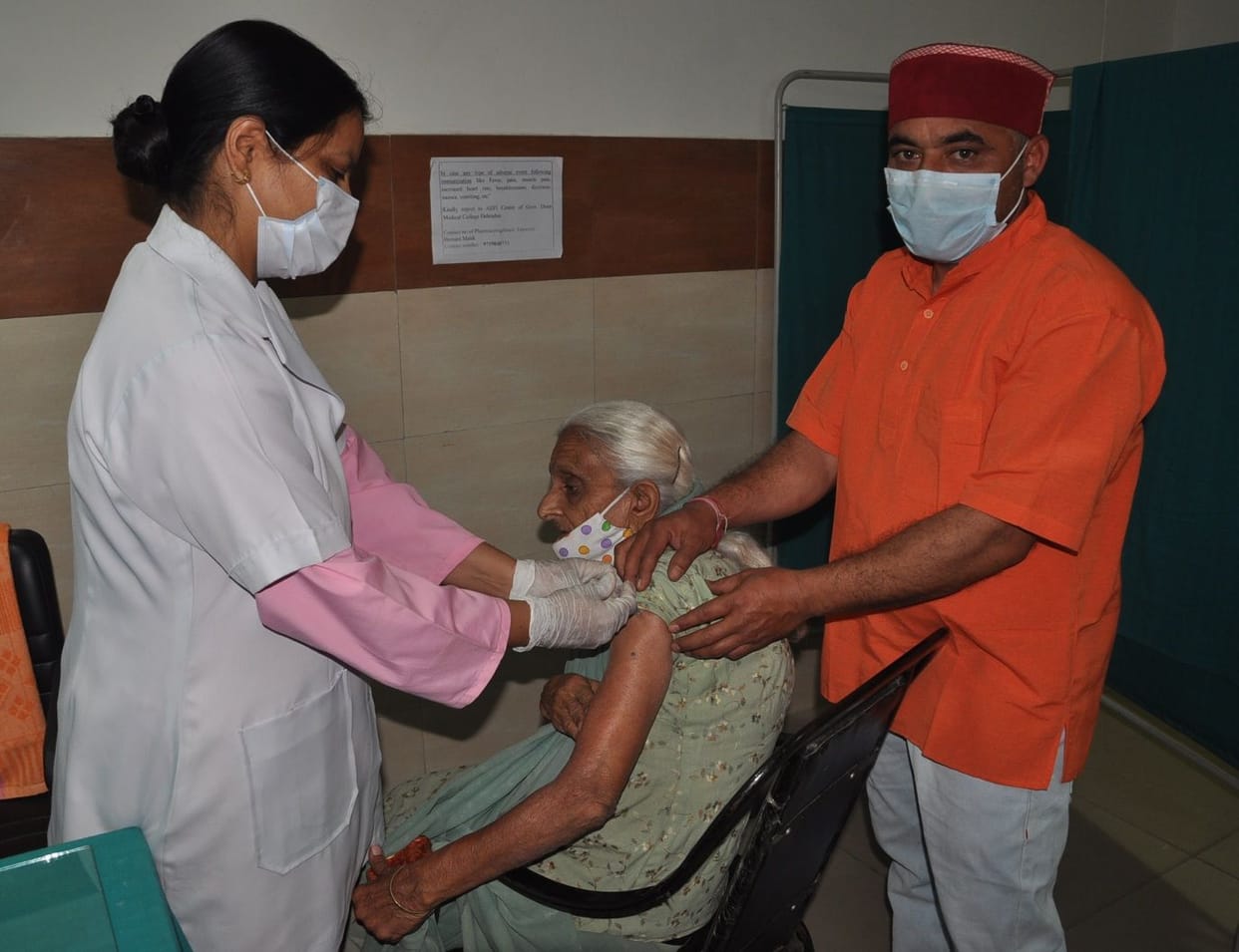 10389 people got vaccinated in Doon on the first day