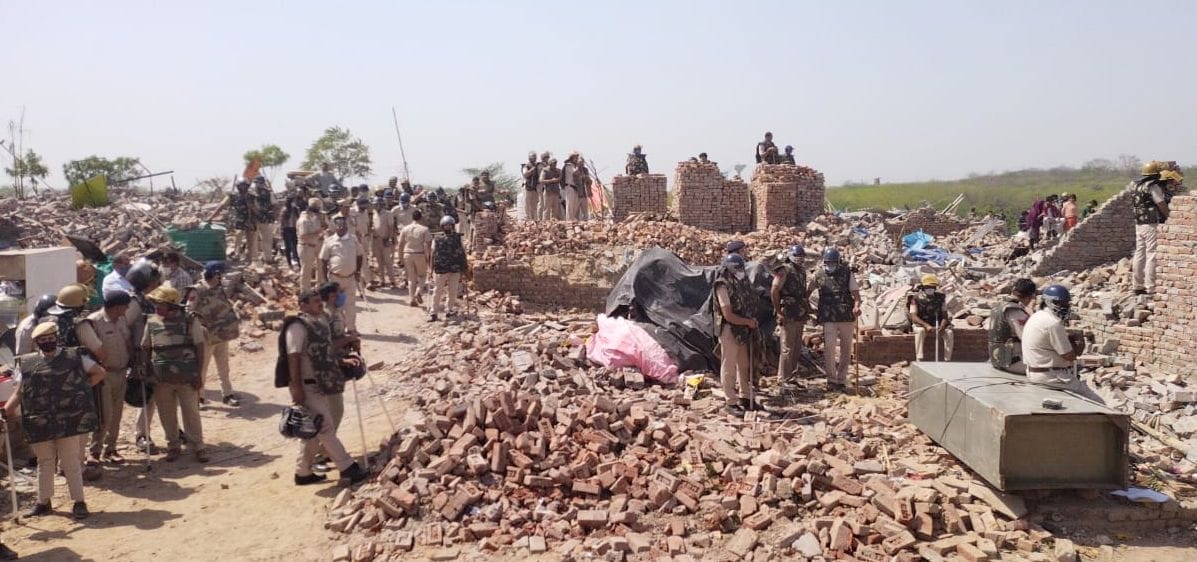 Corporation breaks two thousand illegal constructions, makes 20 acres of land free of occupation