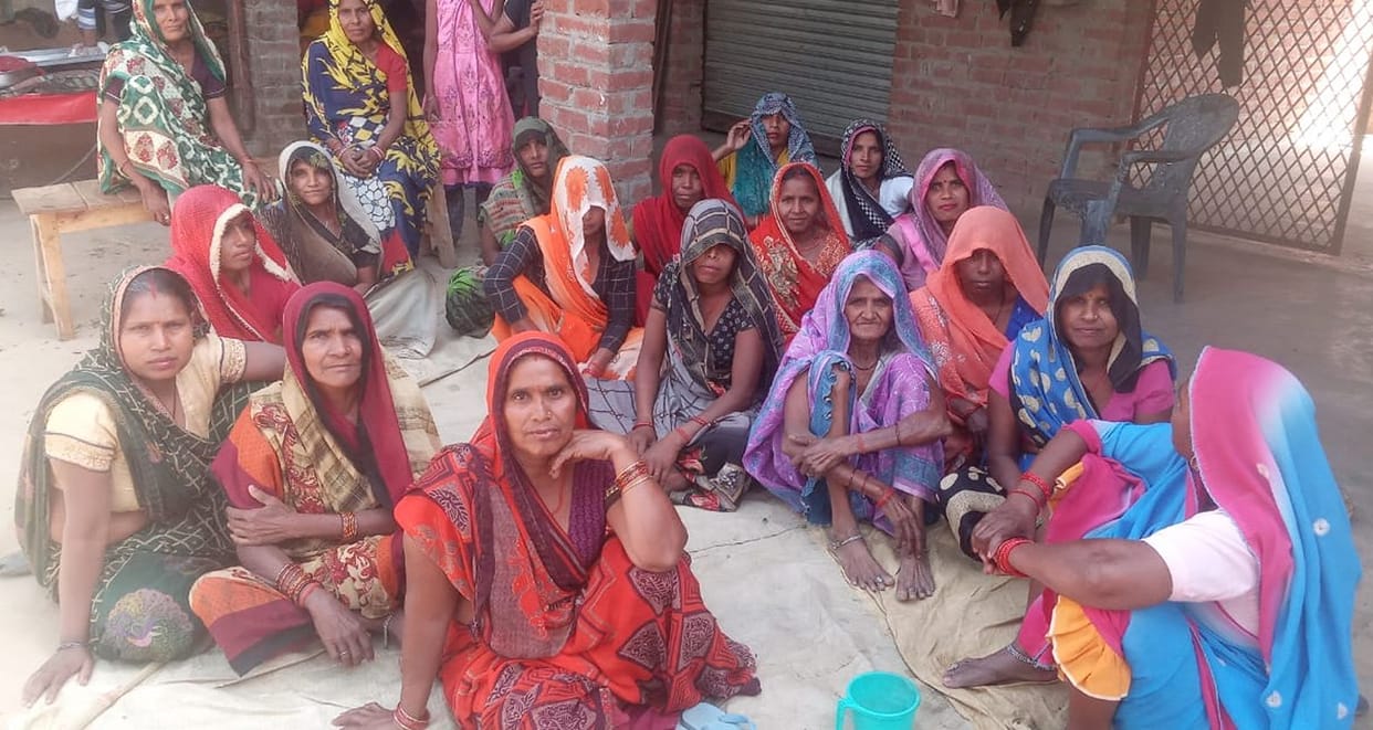 Women on dharna in front of liquor contracts the next day