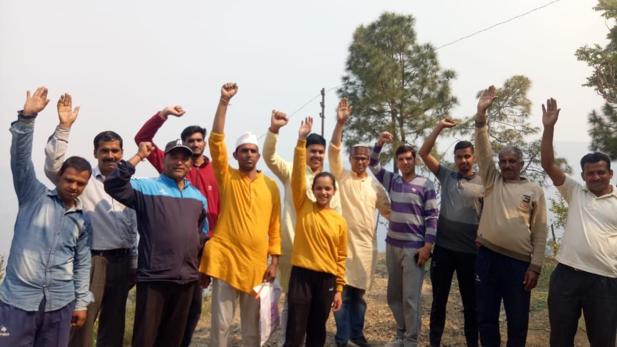 Villagers protest against mobile companies in Barakot