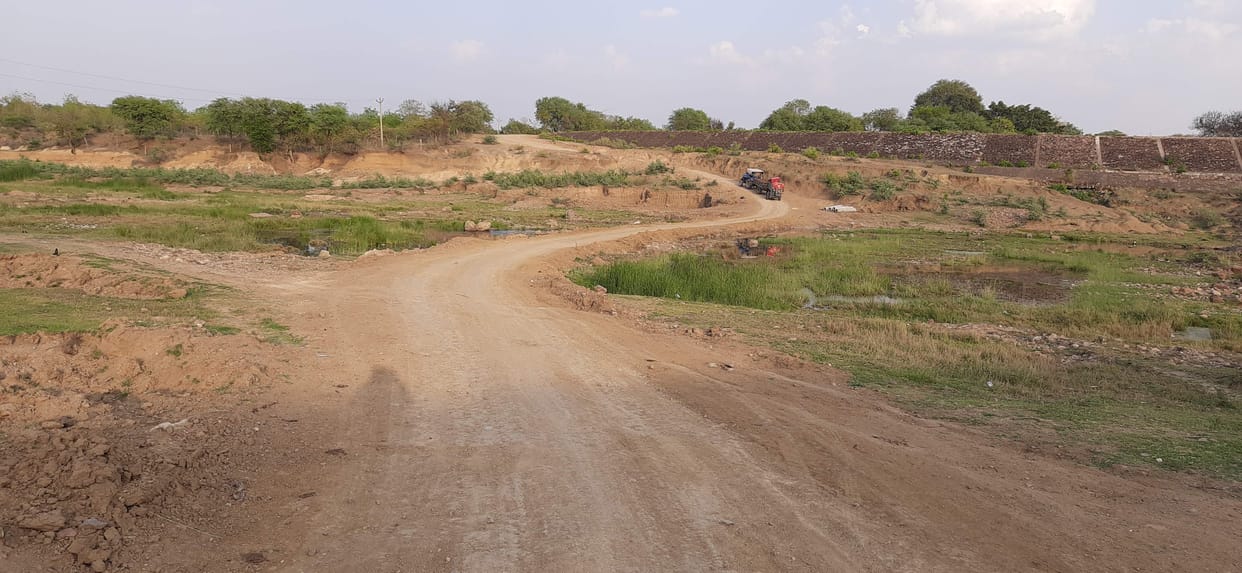 gona piprat road become uncomfortable