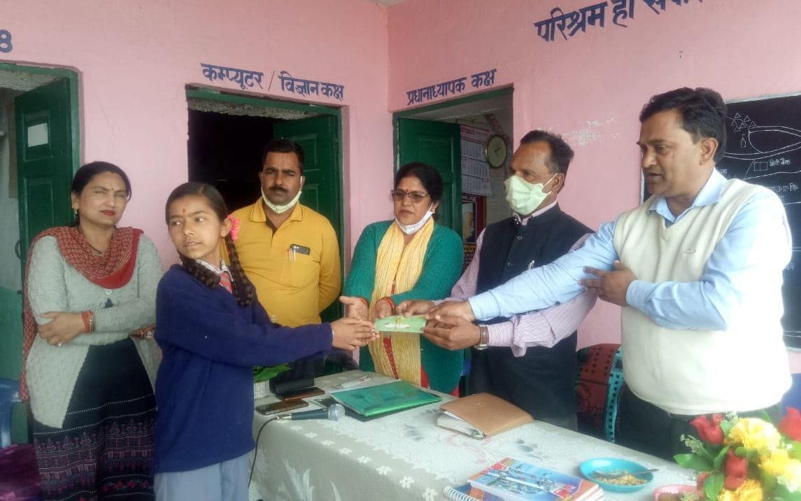 Inspirational Initiative: First honorarium distributed among poor students