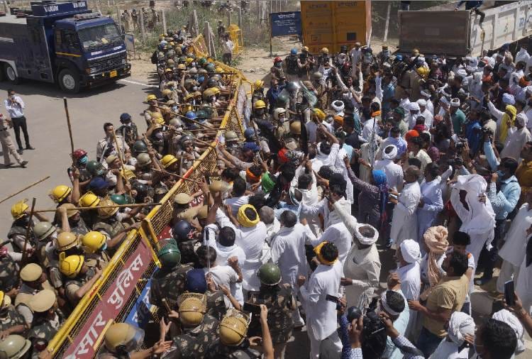 Haryana Deputy CM Dushyant Chautala face protest of Farmers in Hisar