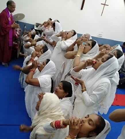 Prayer in the churches on the eve of Good Friday