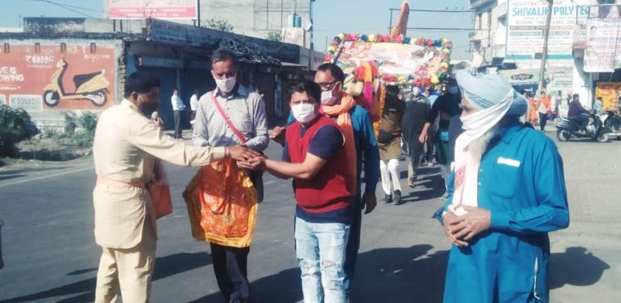 Devotees reach Deotasidh on foot