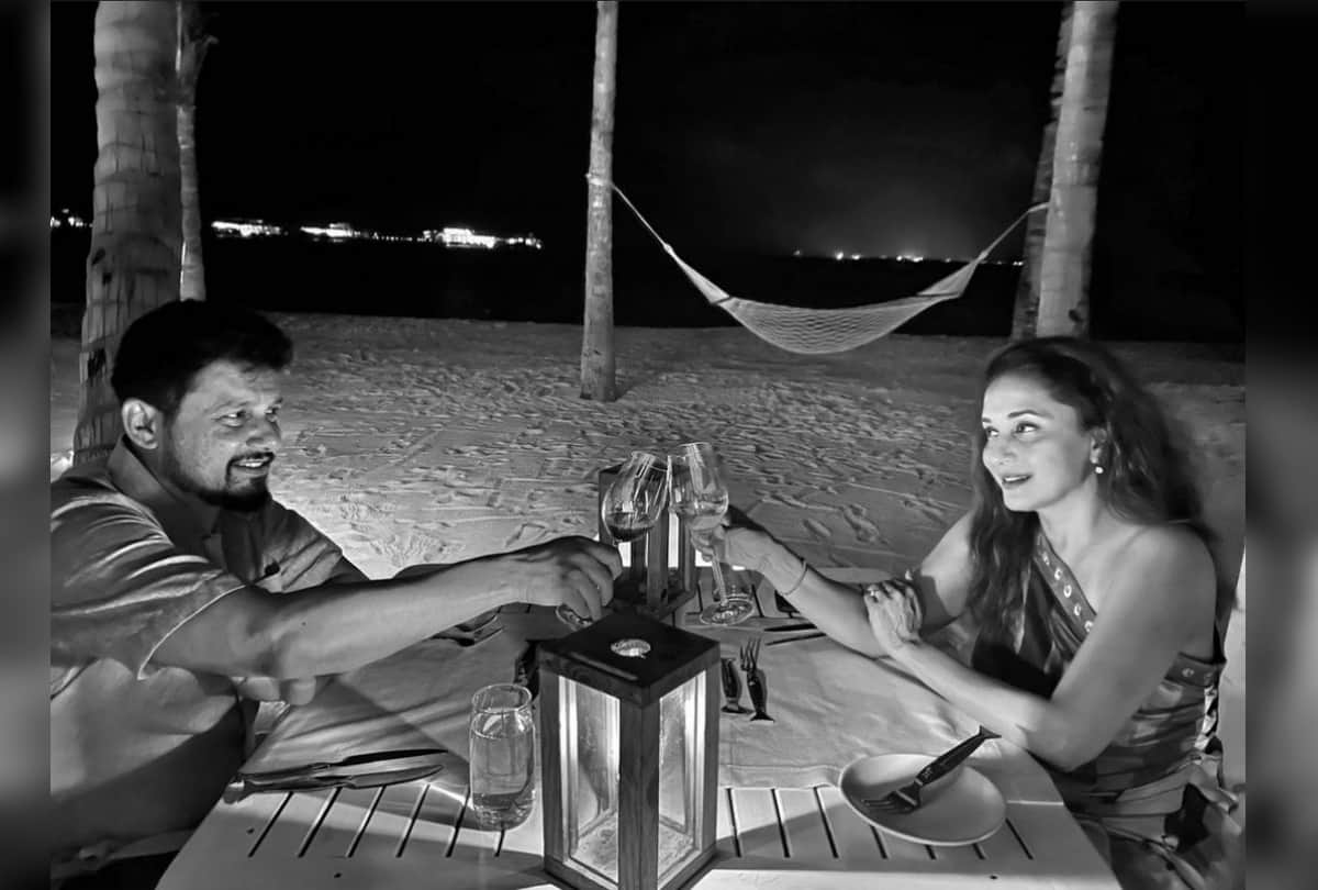Madhuri Dixit shared romantic dinner photos with Shriram Madhav Nene from maldives trip