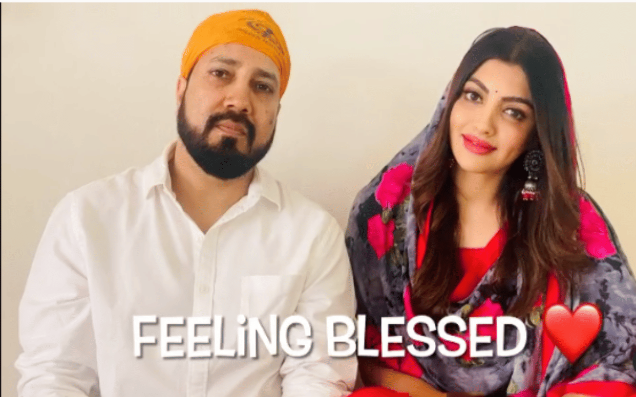 Paras Chhabra Ex GF Akanksha Puri Wild Card Entry in TV Show of Swayamvar Mika Di Vohti