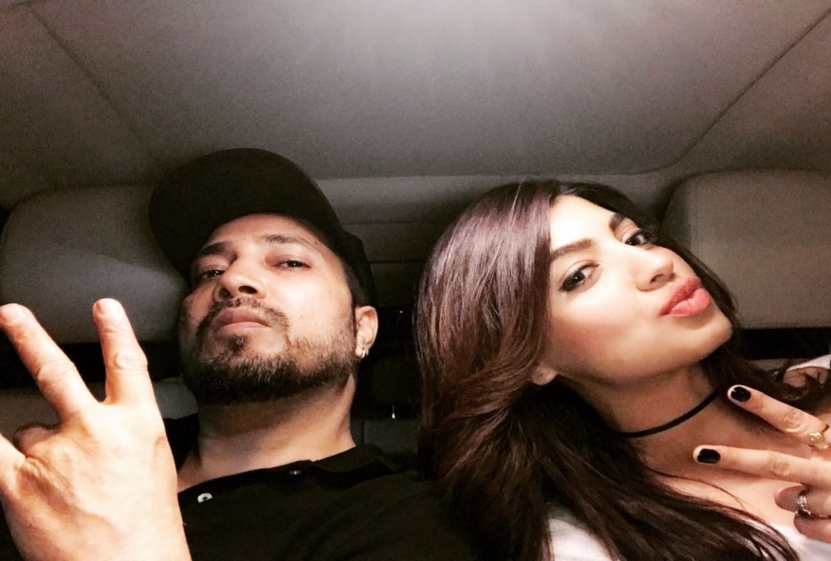 Paras Chhabra ex girlfriend Akanksha puri and singer Mika Singh about to marry video viral