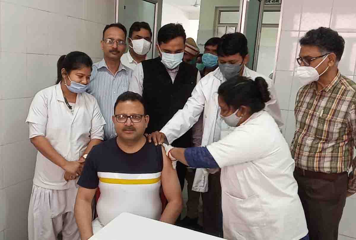 Corona Active Cases: Corona infected after taking two doses of Unnao DM Covid vaccine