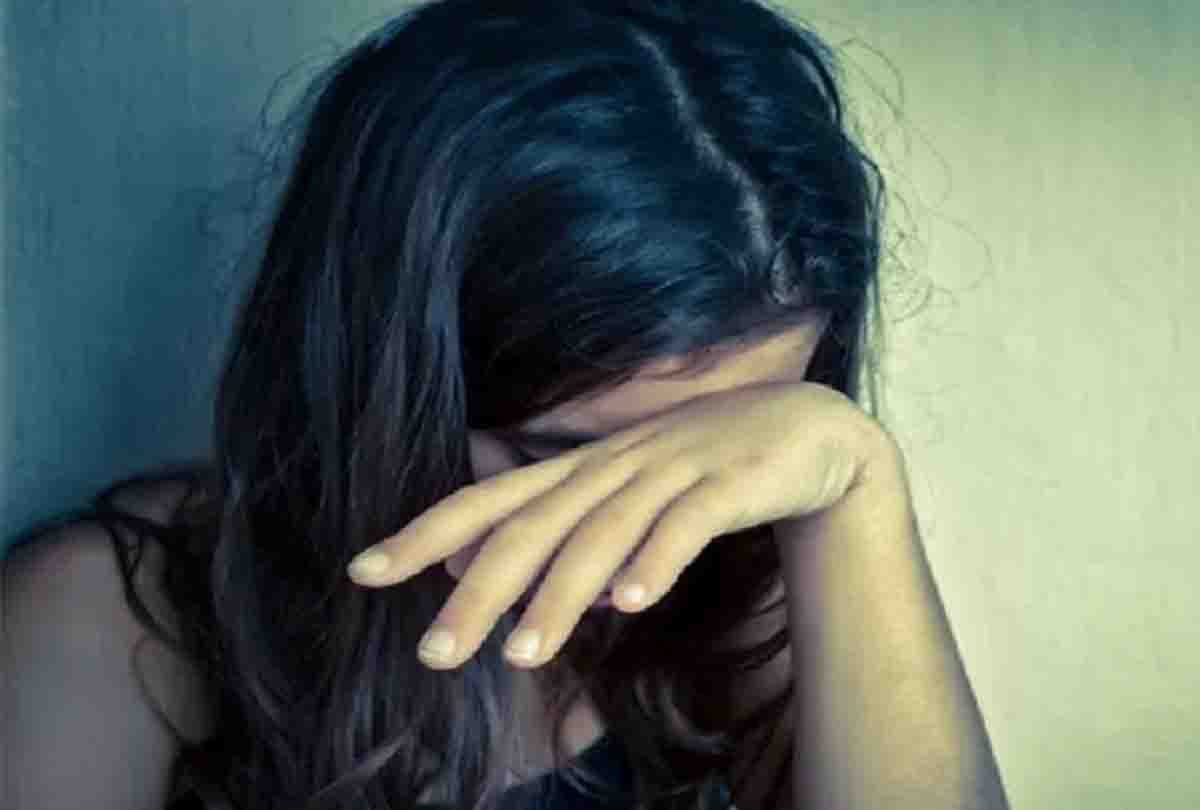 No deal in 27 lakhs, teenager girl was cheated by lover