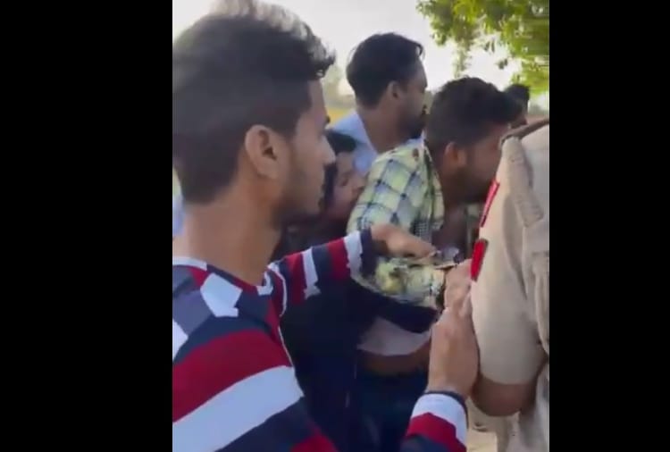 Family members attacked Police Party which came to arrest misdeed accused in Tarantaran of Punjab