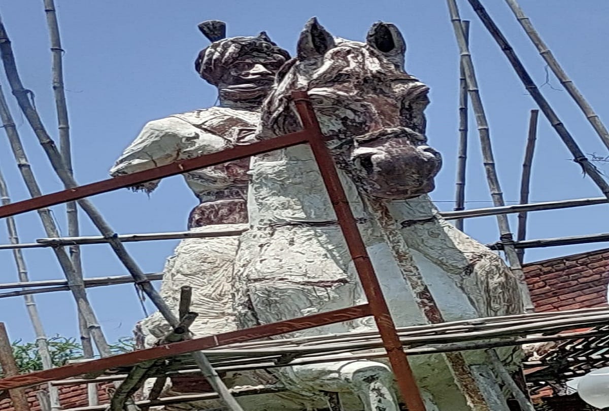 Soon a 20 feet tall statue of Maharaja Gulab Singh will be installed in lakhanpur