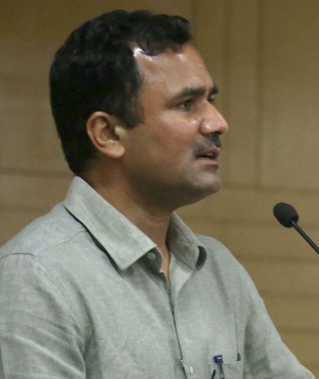We have to come forward to make the city clean: Yashpal