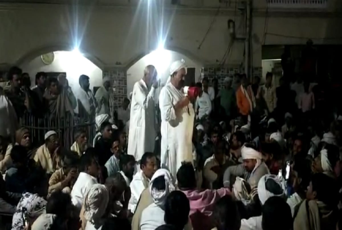 BKU mahapanchayat at Ghazipur border to protest against attack on rakesh Tikait