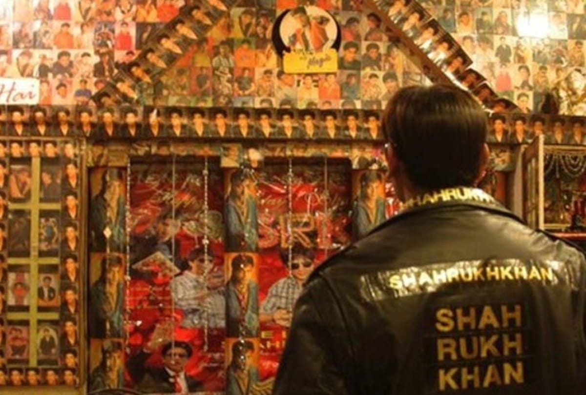 Shahrukh khan Salman khan Rajnikant and other celebrities crazy fans who crossed limit of craziness