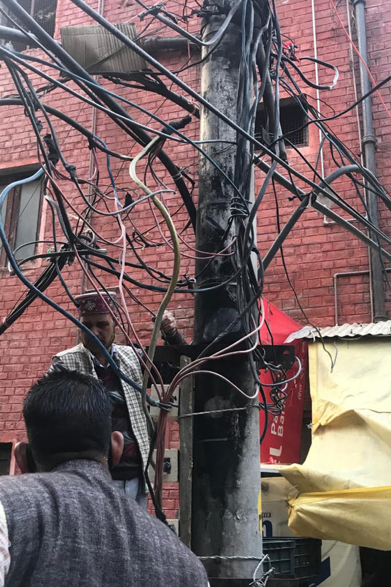 rampur news short circuit 15 house electirical equipment brunt