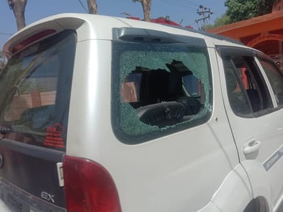 clash between two Contestants of panchayat elections in Electoral rivalry  firing stone pelting in ballia