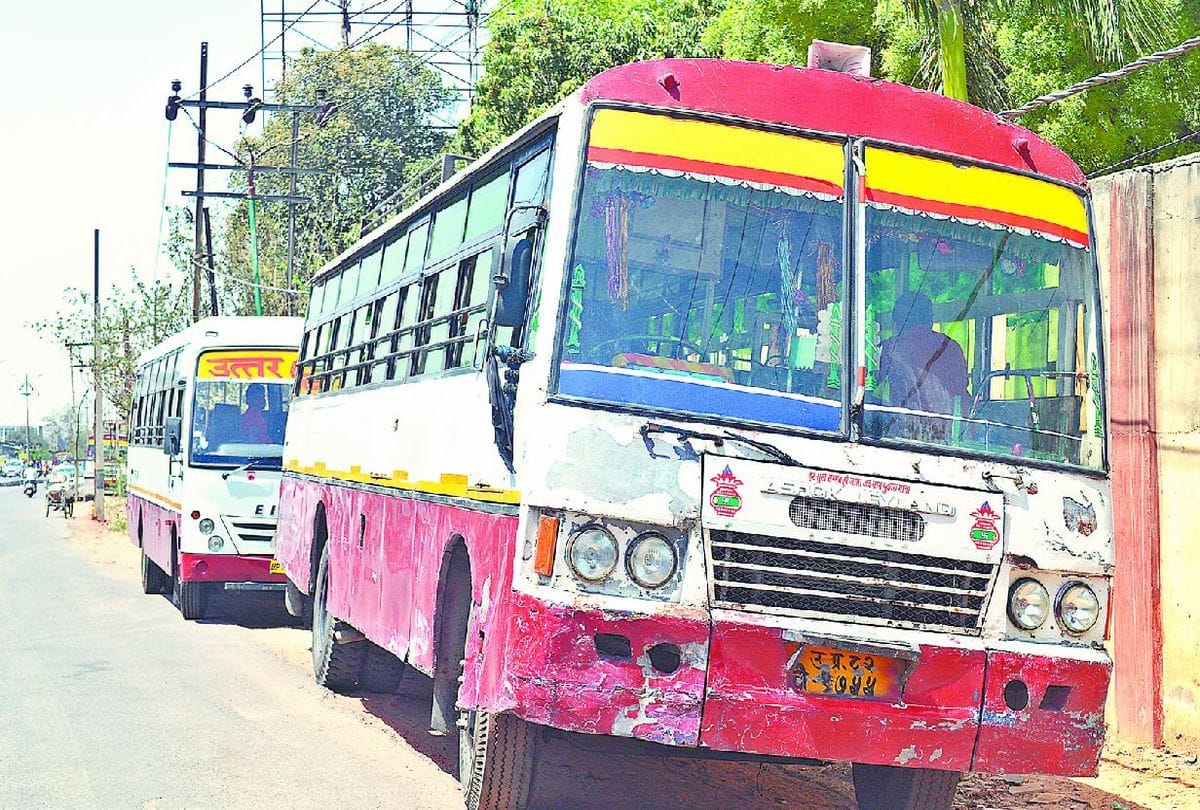 Fake roadway buses running again in Agra