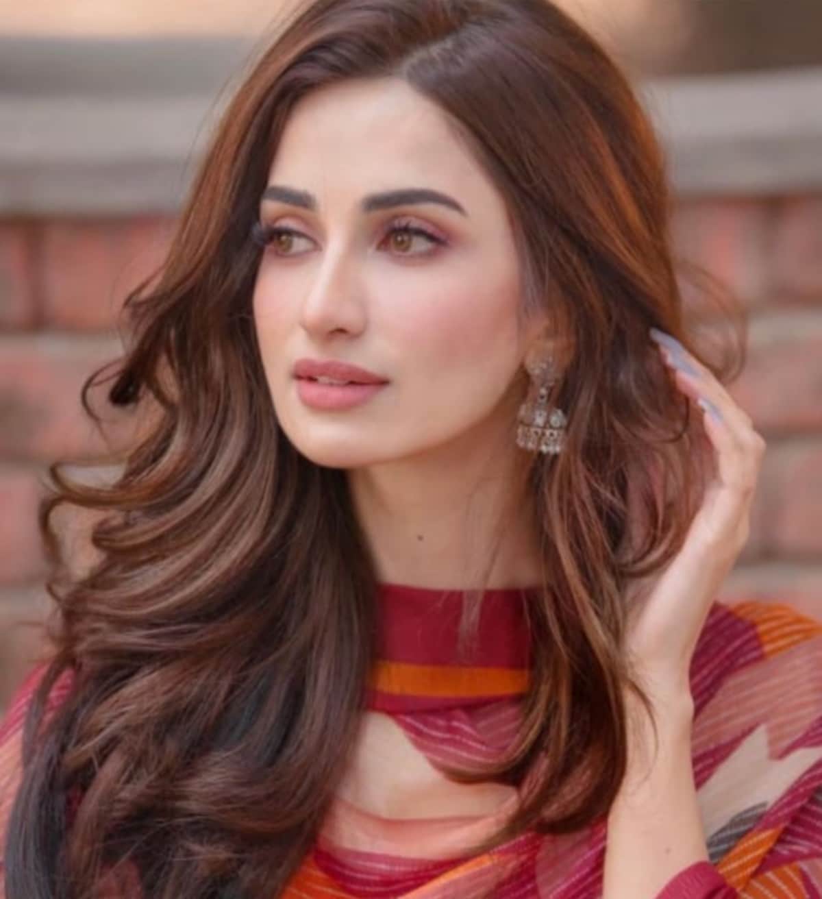 Who is deeksha singh miss india runner up contest in up panchayat chunav in jaunpur