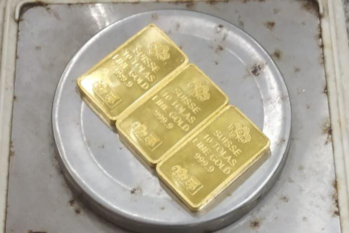 349 Grams gold caught from smaglaer on airport