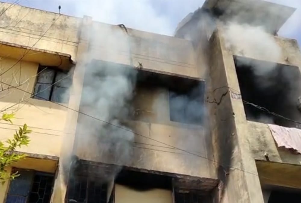 Fire broke out in a floor of three storey building in bazarkhala in Lucknow.