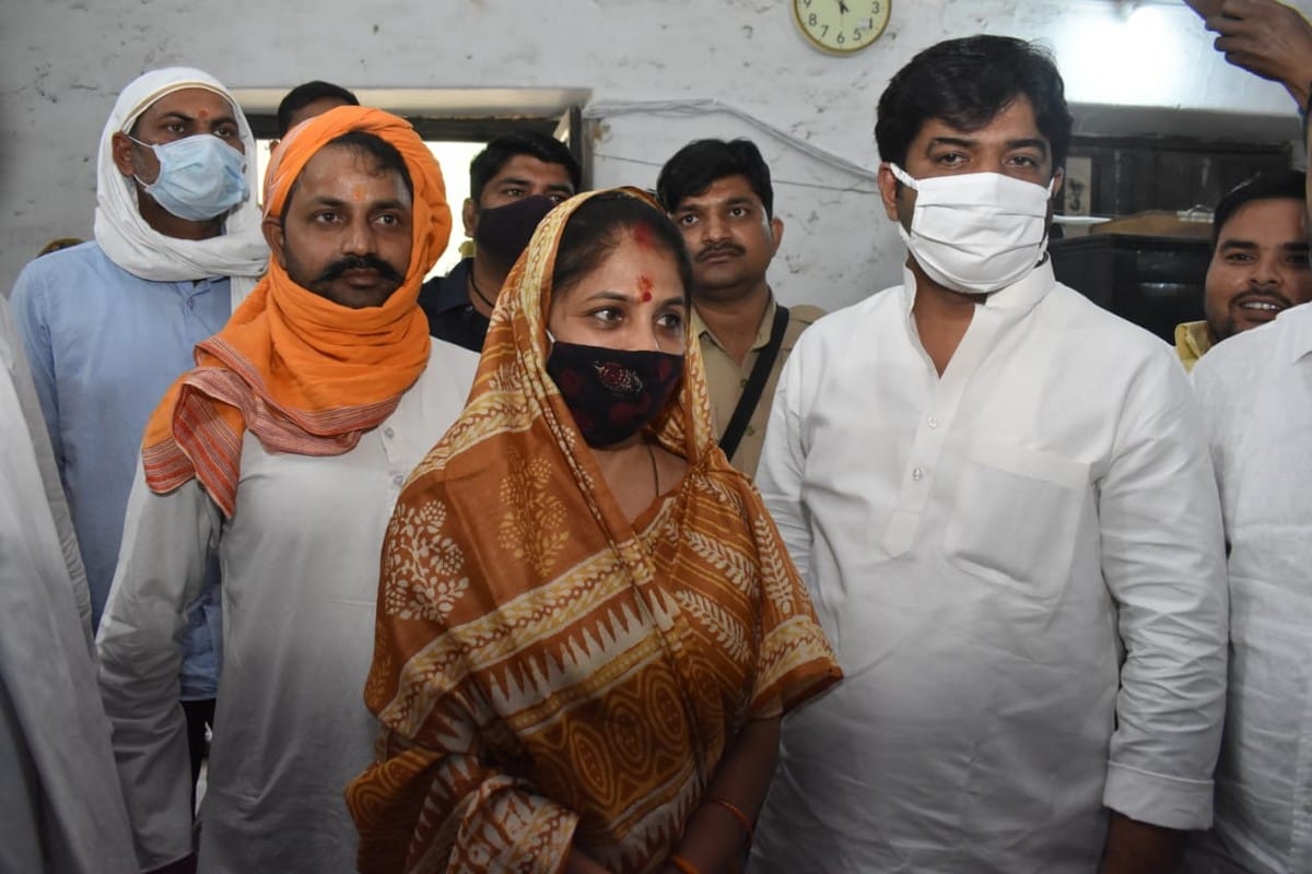 up panchayat chunav 2021: Former MP Dhananjay Singh wife will contest panchayat elections