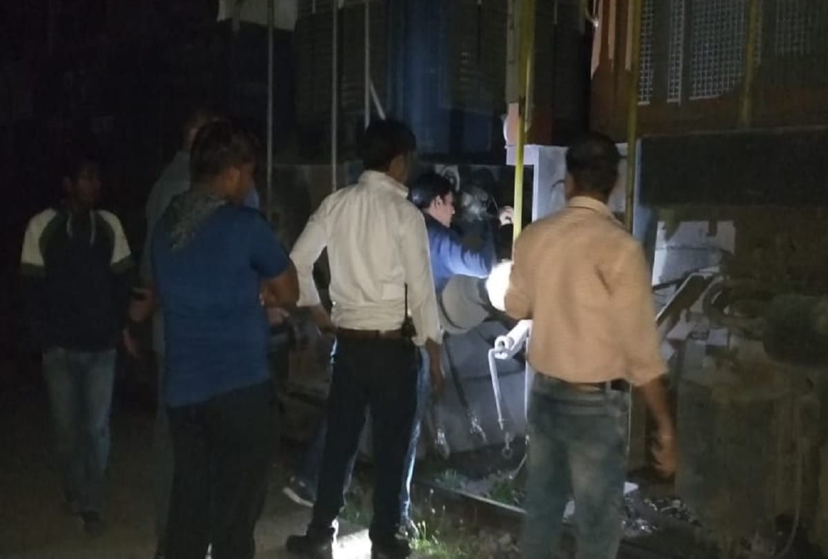 fire in engine of goods train in Hapur of uttar pradesh