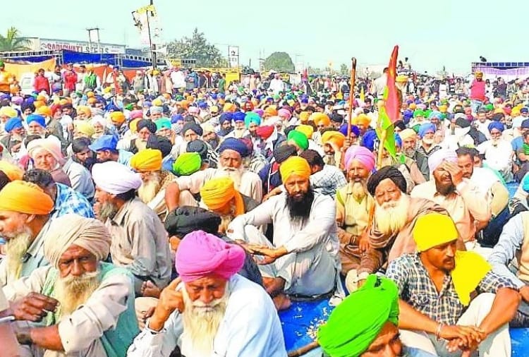 Farmers Angry over no response from Government on Farm Laws 