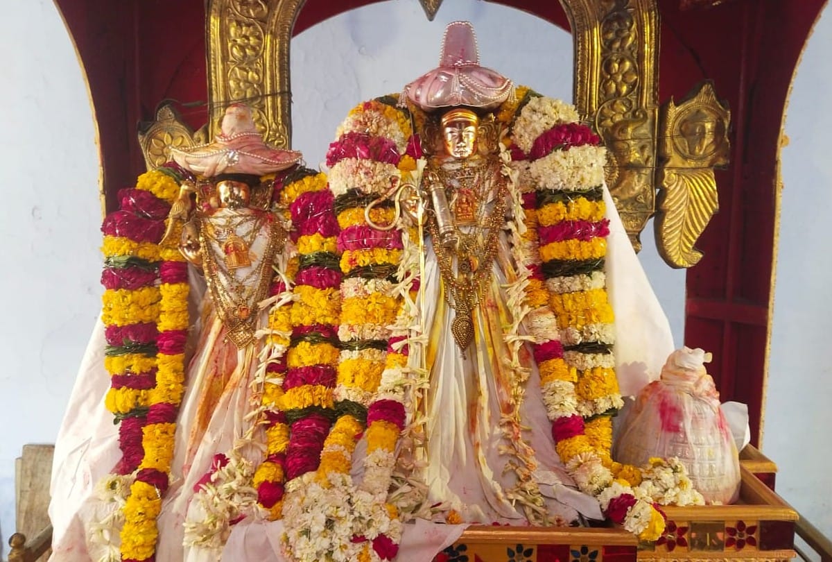 holi celebration at shri rang nath ji temple vrindavan in mathura