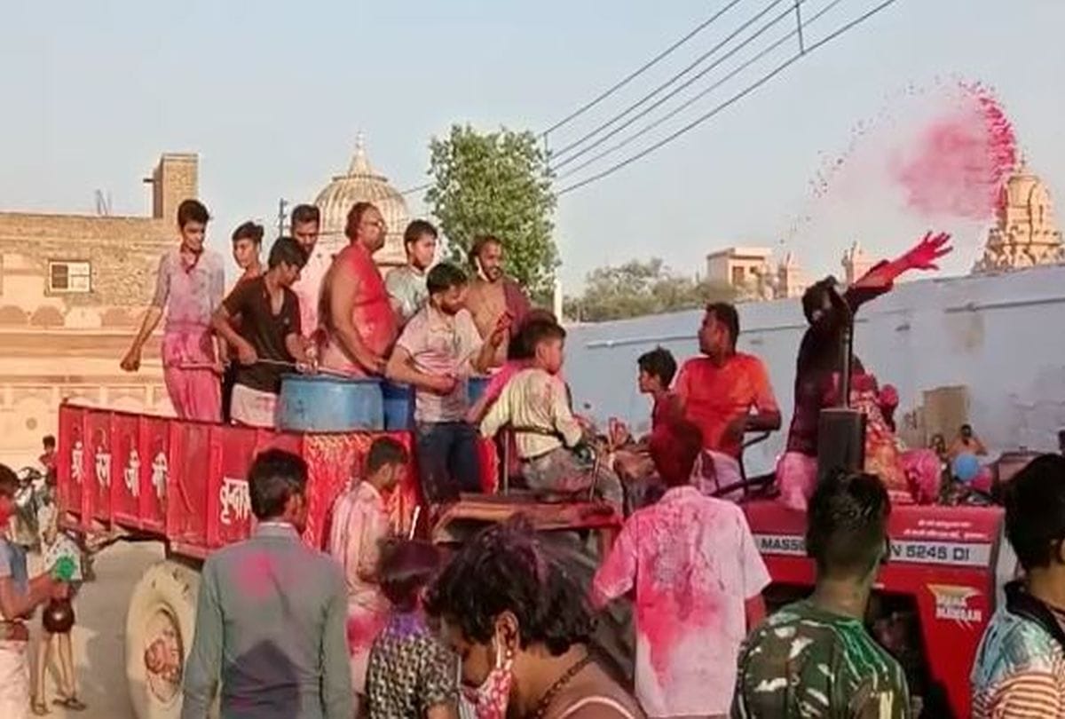 holi celebration at shri rang nath ji temple vrindavan in mathura