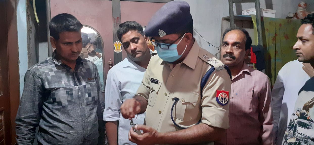 Thieves ransacked a house behind a police post