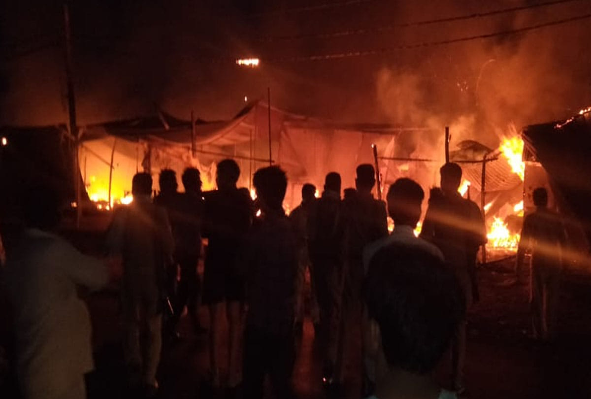 Fire in nine shops in kanpur