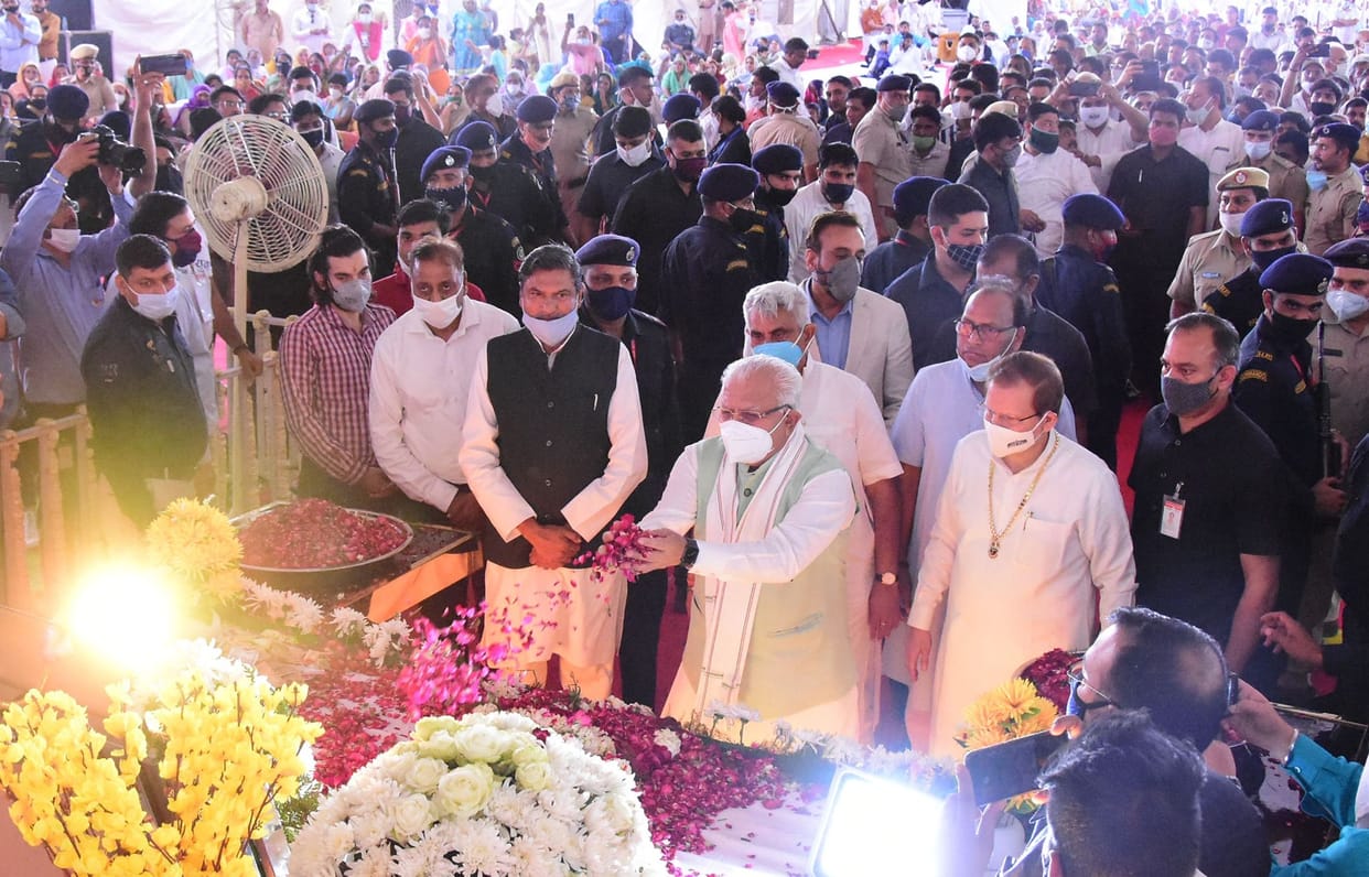 Satguru will always be remembered for social service: Manohar Lal