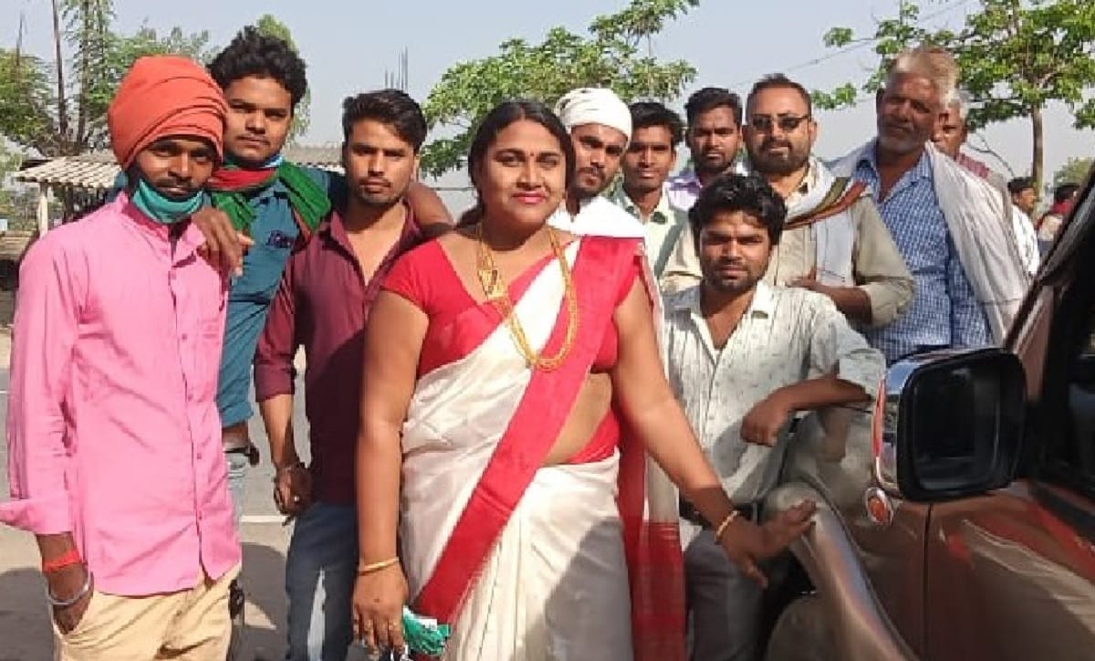 UP Panchayat elections: Kinnar filled the form for the post of village head, filmmaker also in the fray