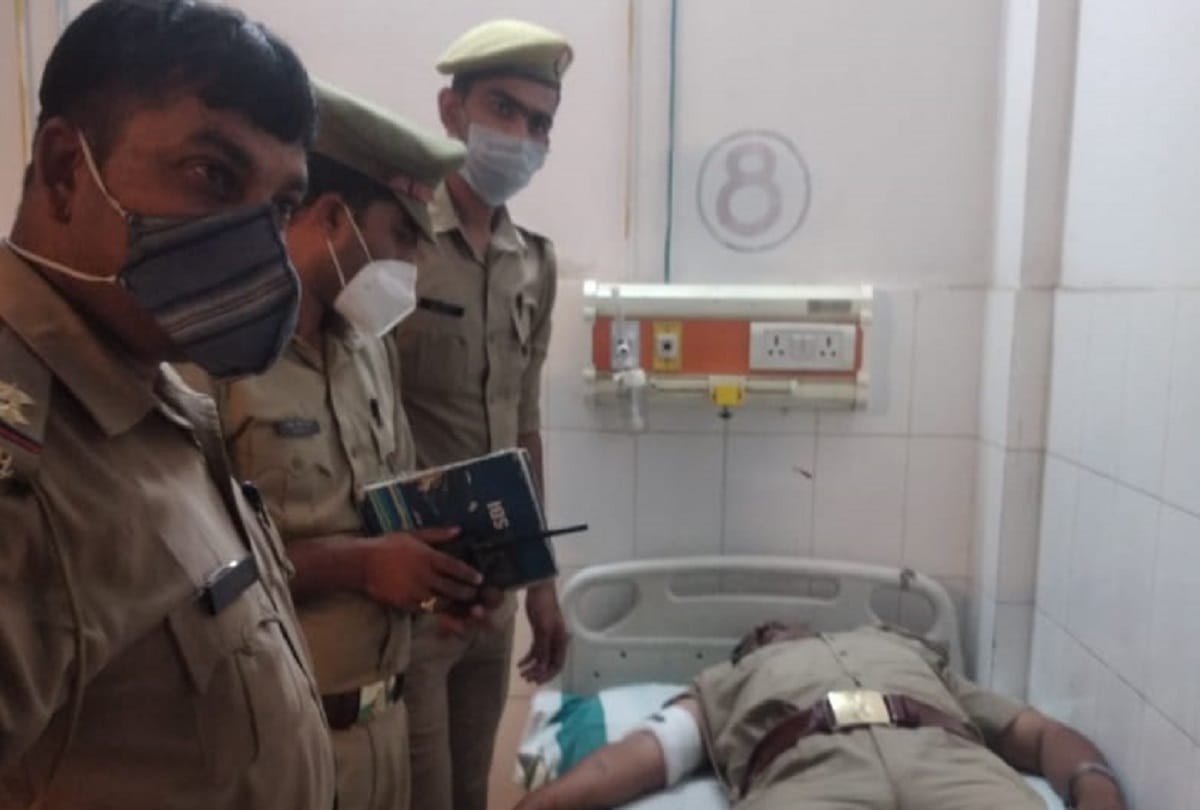 question on deoria encounter police inspector and miscreant injured during firing