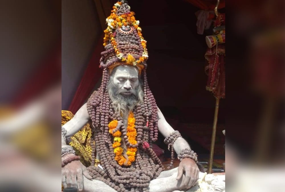 Haridwar Mahakumbh 2021: Baba Chetan Puri Not Eat Grain Food From last 20 Years and Wear 30 kg Rudraksh
