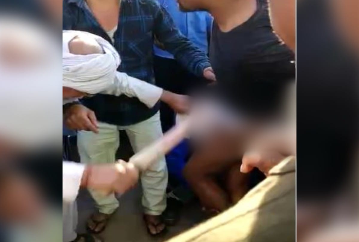 villagers beaten boyfriend of married woman after tied with a pole in agra