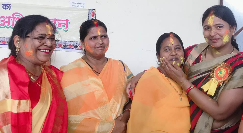 bjp,yog,woman,social distancing,holy