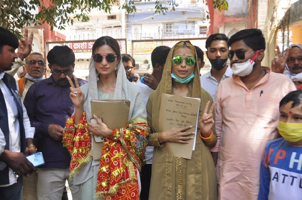 Actress-model Deeksha Singh filed nomination for the post of Zilla Panchayat member from Jaunpur