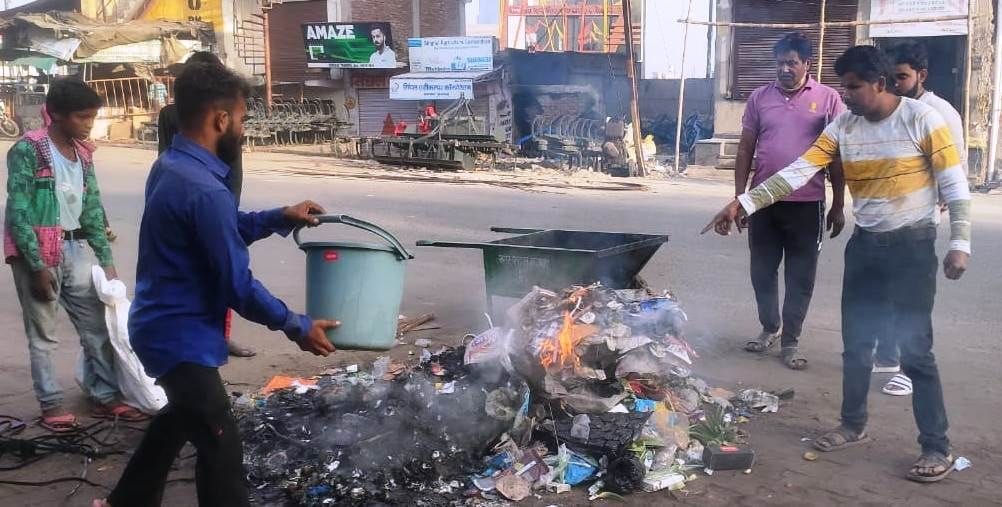 air polluted due to garbage burning
