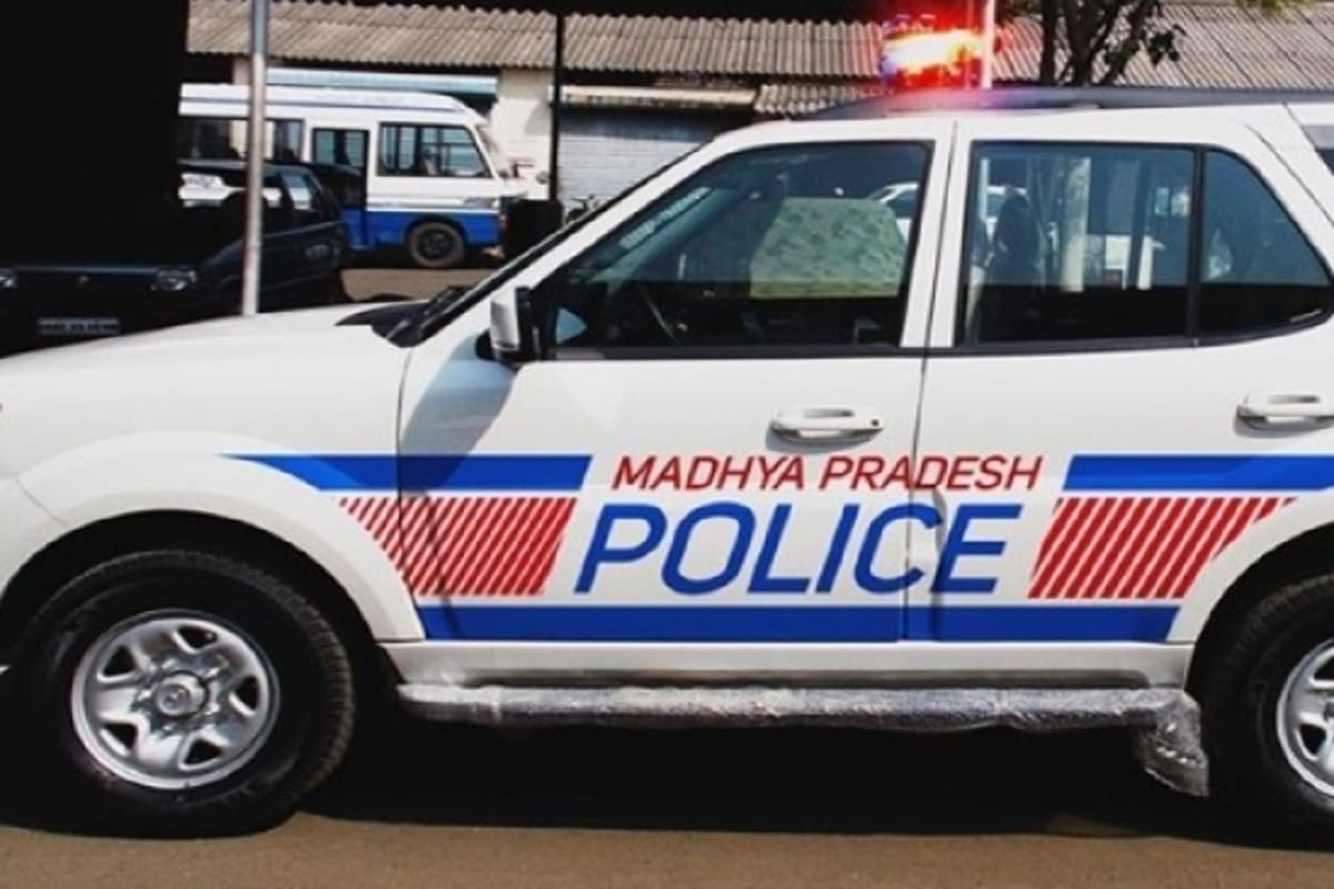 Two policemen of Bhopal demanded extortion of one crore from the businessman
