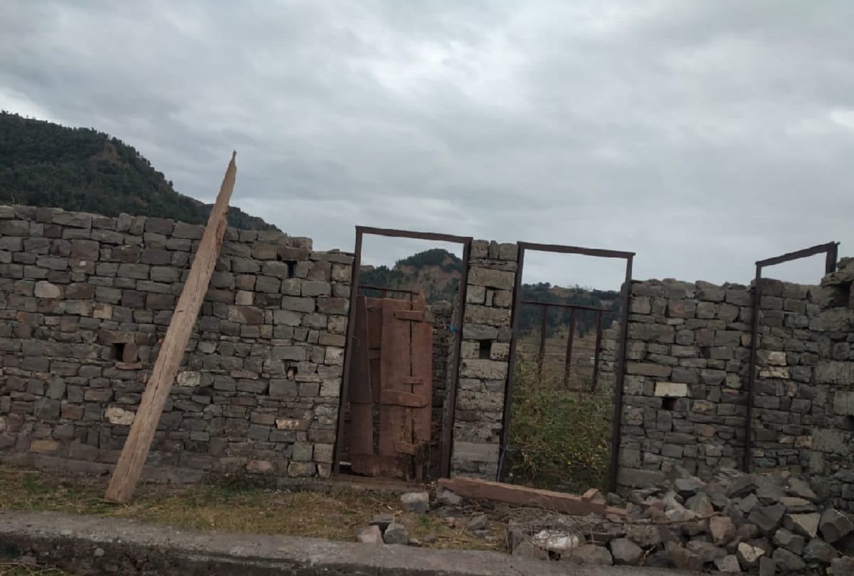 students of this school in jammu kashmir are not able to study in school during rainy days