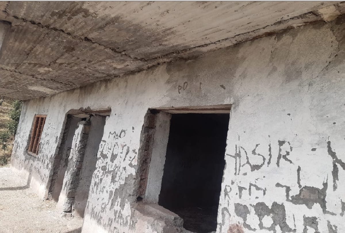 students of this school in jammu kashmir are not able to study in school during rainy days