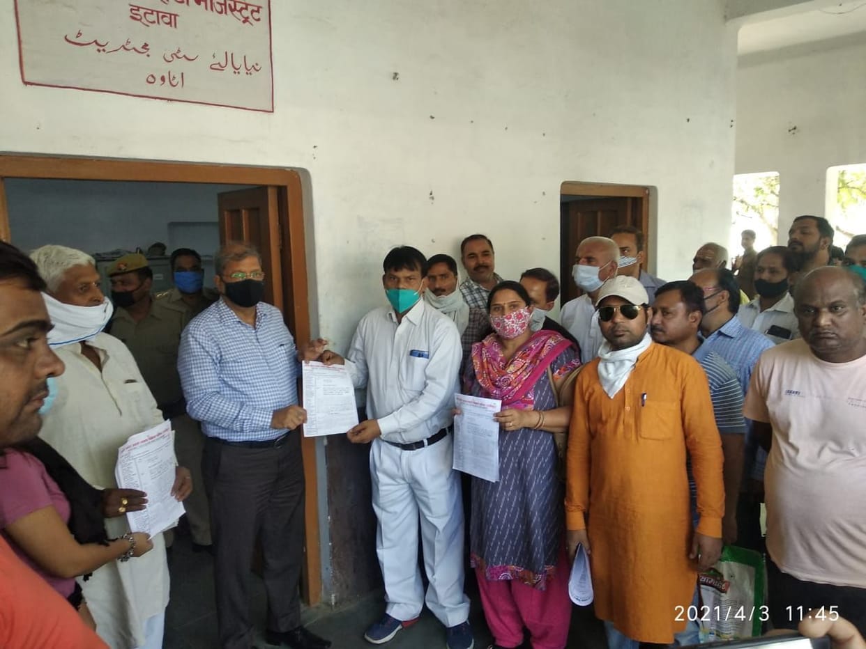 Ration sellers strike for honorarium