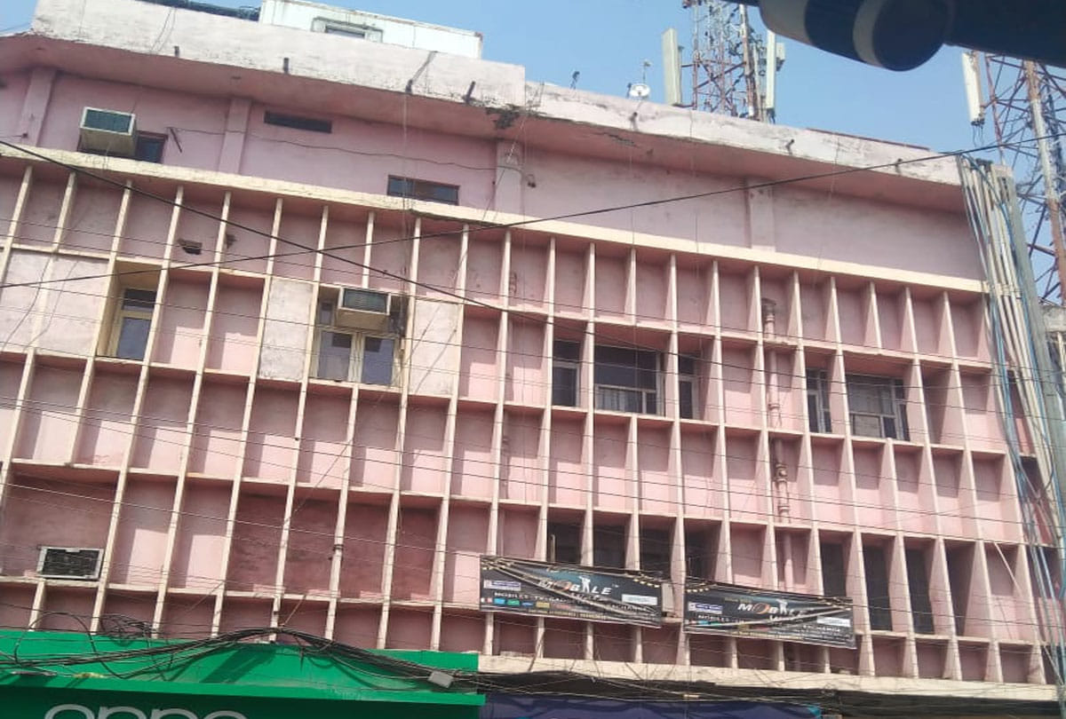 Bank worker attempted suicide in kanpur