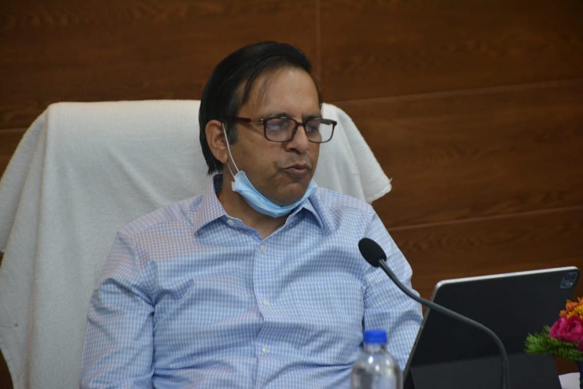 Additional Chief Secretary Rajneesh Dubey reviewed development works in varanasi