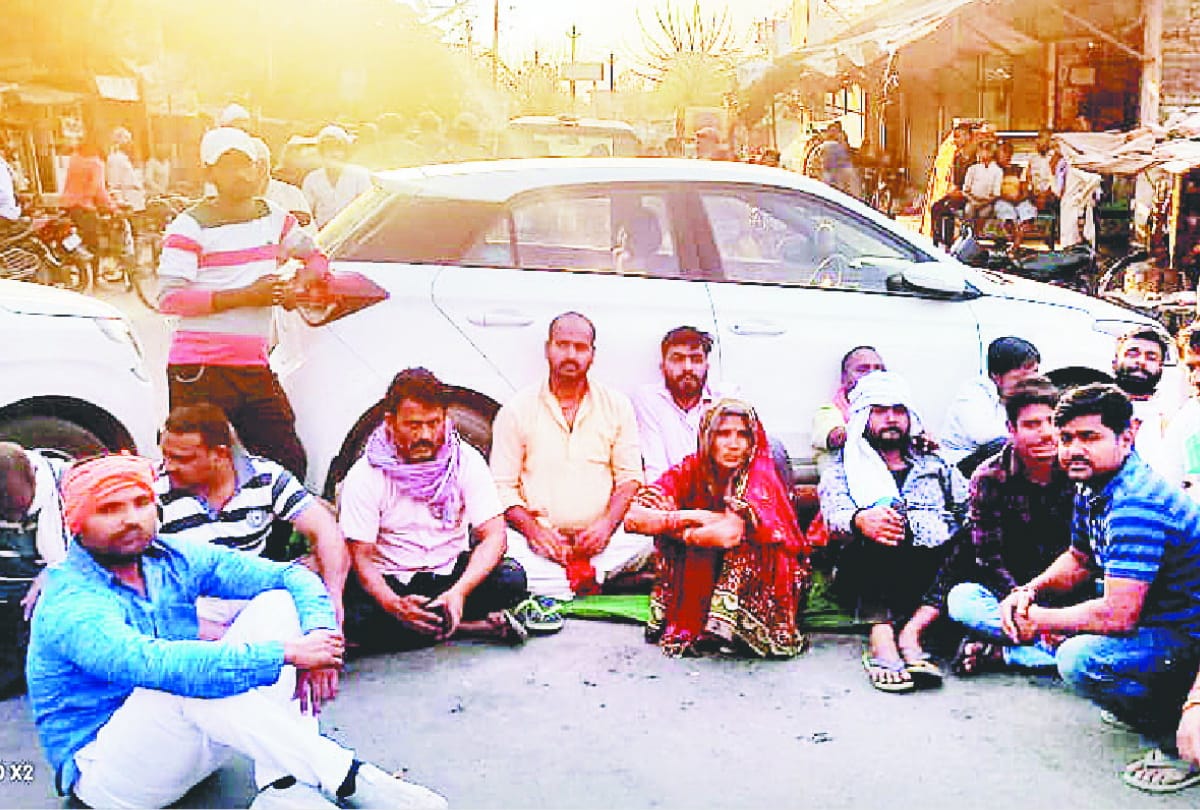 Farmers upset after crop destroyed due to fire in gorakhpur