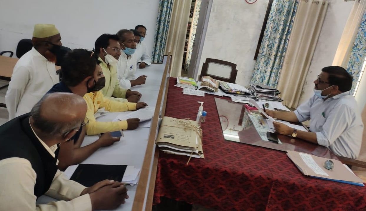 Councilors gave memorandum to call the meeting of the municipality