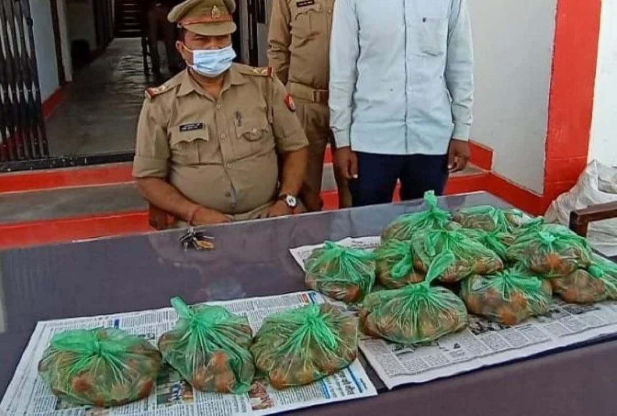 police seizes 100 Kg rasgulla from Hassanpur Amroha brought to distribute among voters